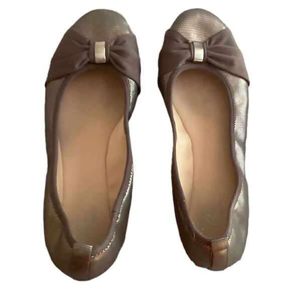 Easy Spirit Bronze Flats 9￼ - Picture 2 of 7